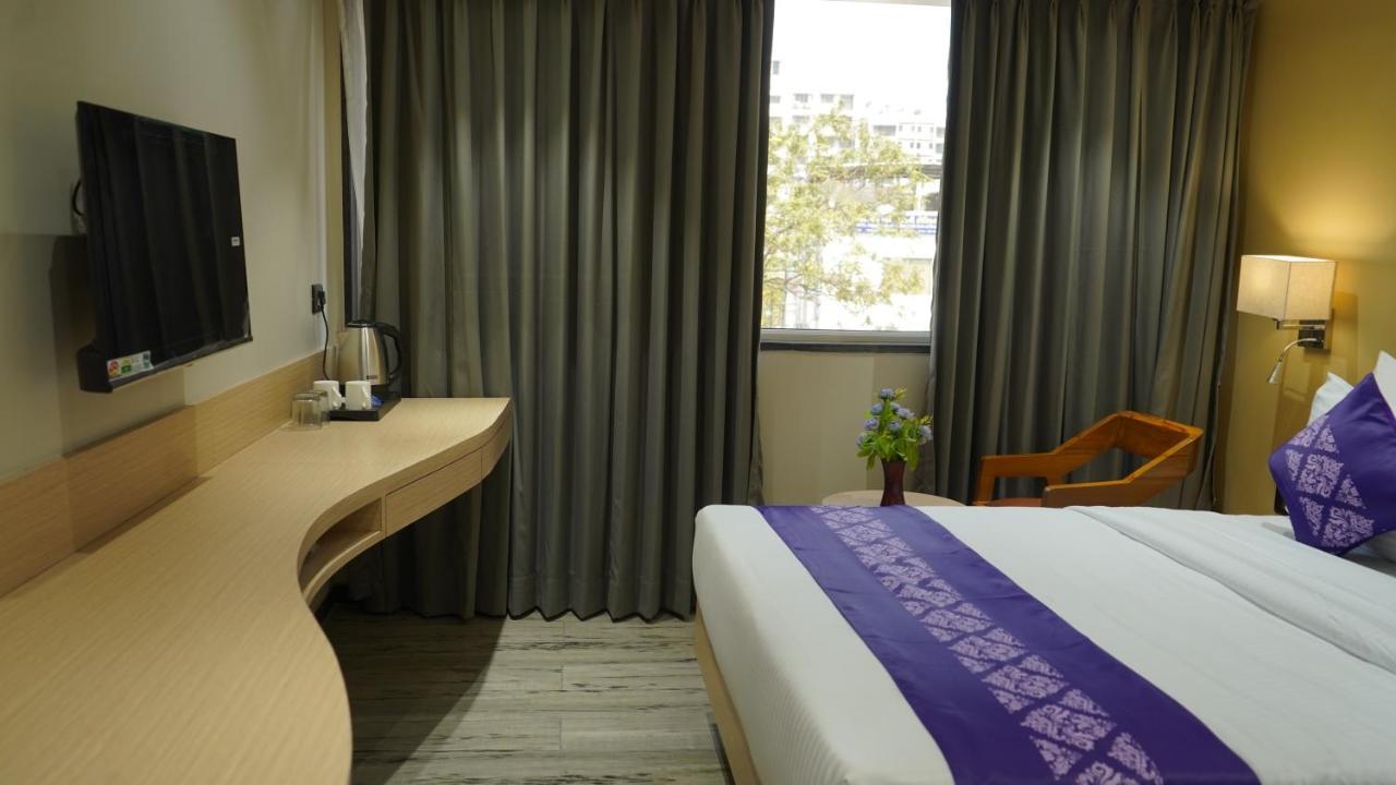 Purple Beds By Vits Dwarkesh, Surat Hotel Salabatpura Eksteriør billede
