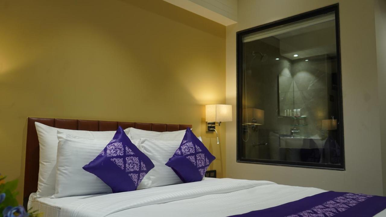 Purple Beds By Vits Dwarkesh, Surat Hotel Salabatpura Eksteriør billede