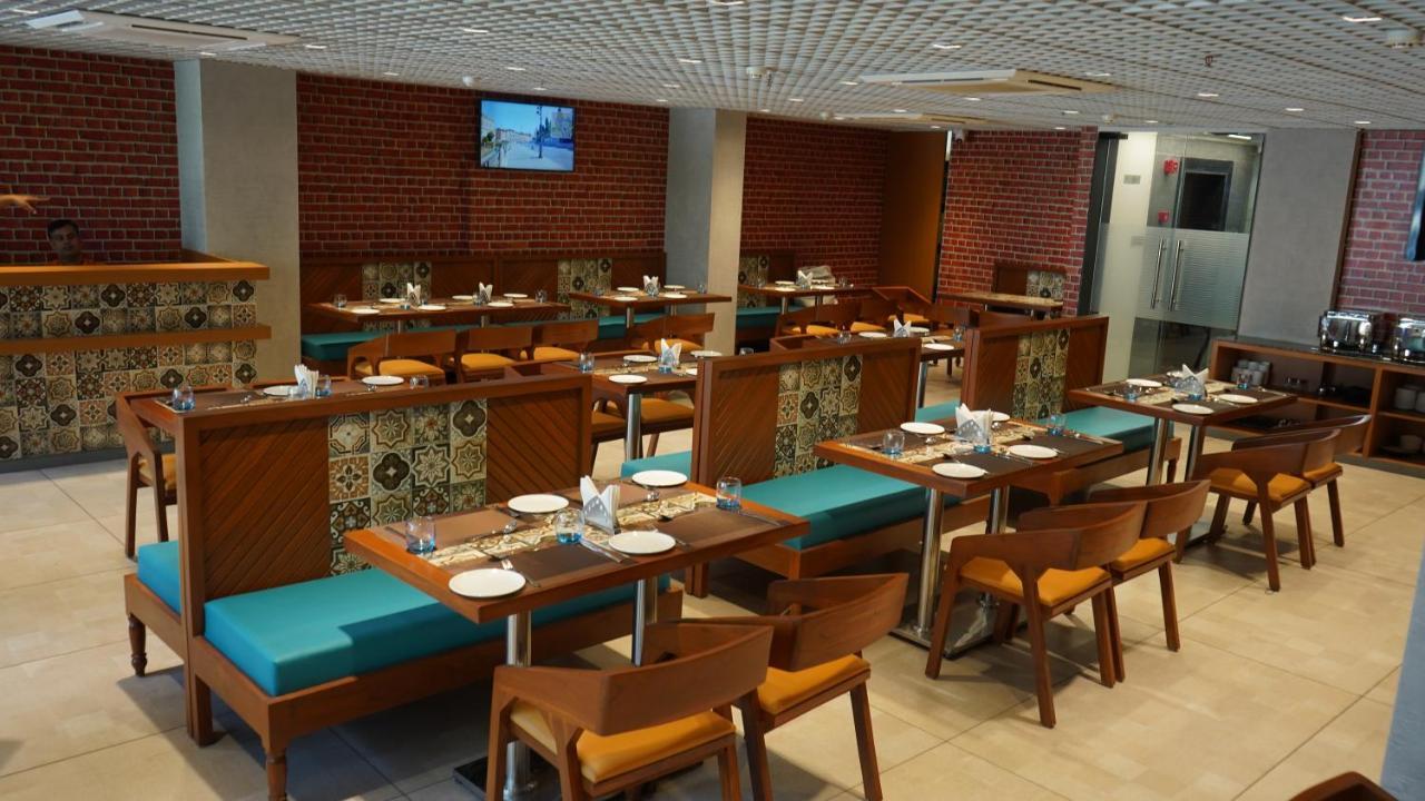 Purple Beds By Vits Dwarkesh, Surat Hotel Salabatpura Eksteriør billede