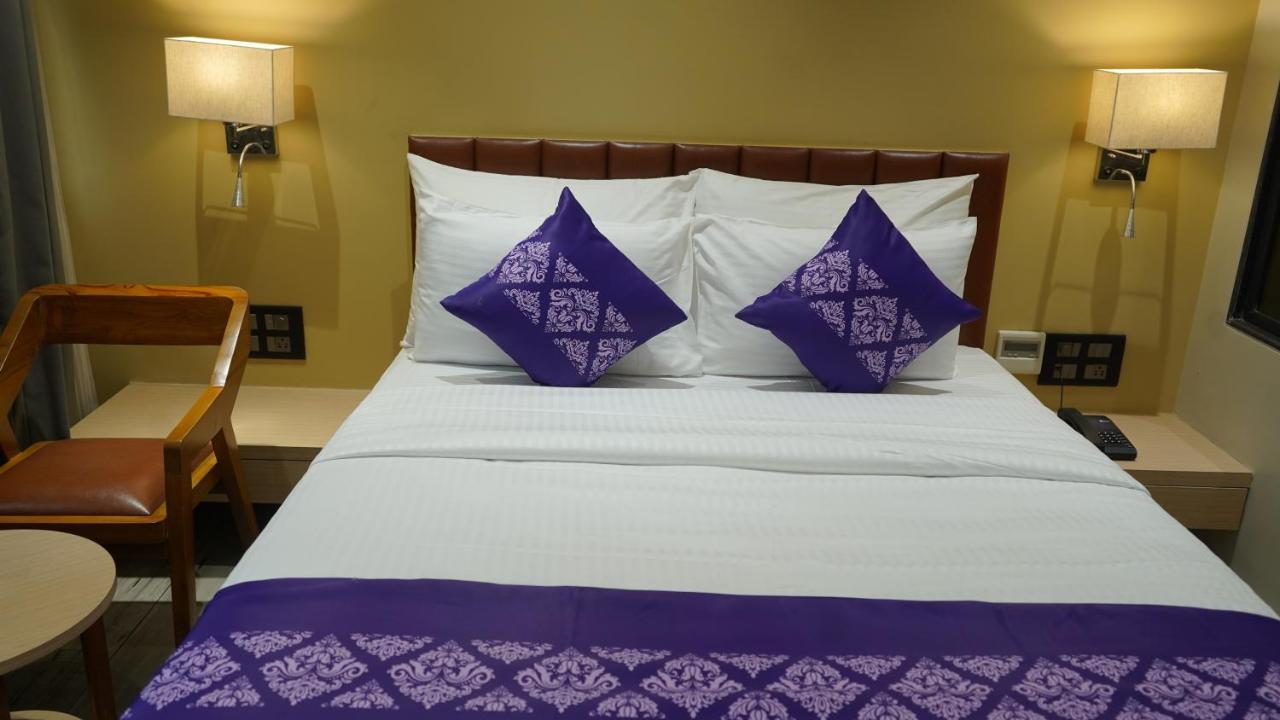 Purple Beds By Vits Dwarkesh, Surat Hotel Salabatpura Eksteriør billede